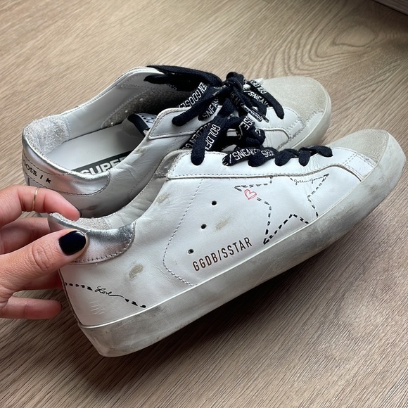 LIKE NEW Golden Goose Superstar Sneaker - Picture 1 of 8